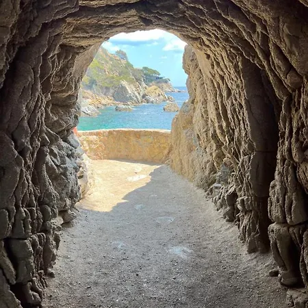 El Balcon De La Chus * リョレート・デ・マル